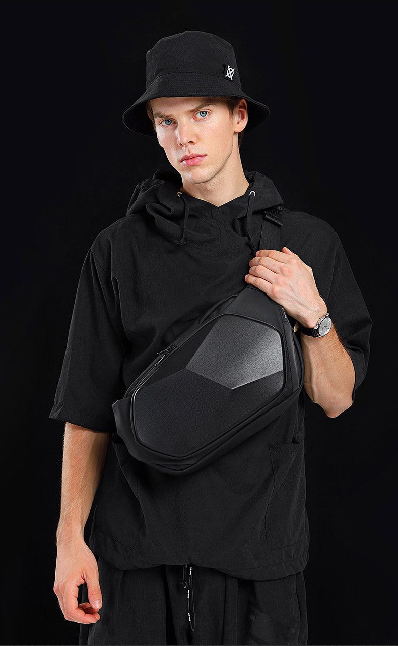 can be used as Single shoulder bag ,crossbody bag or backpack 